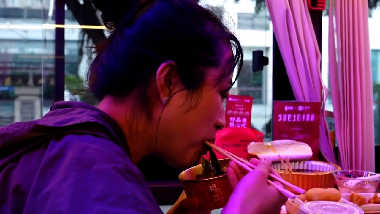 Hotpot tour bus spices up tourism