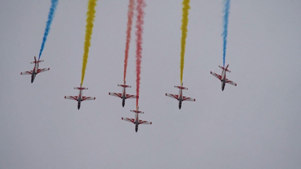 Chinese PLA jets draw Cupid heart in sky during 5-day air show in Changchun 
