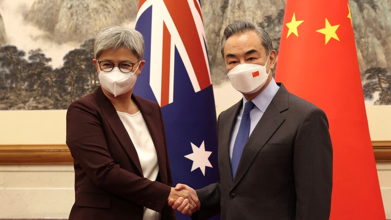 Chinese, Australian foreign ministers meet in Beijing in sign of relationship thaw 