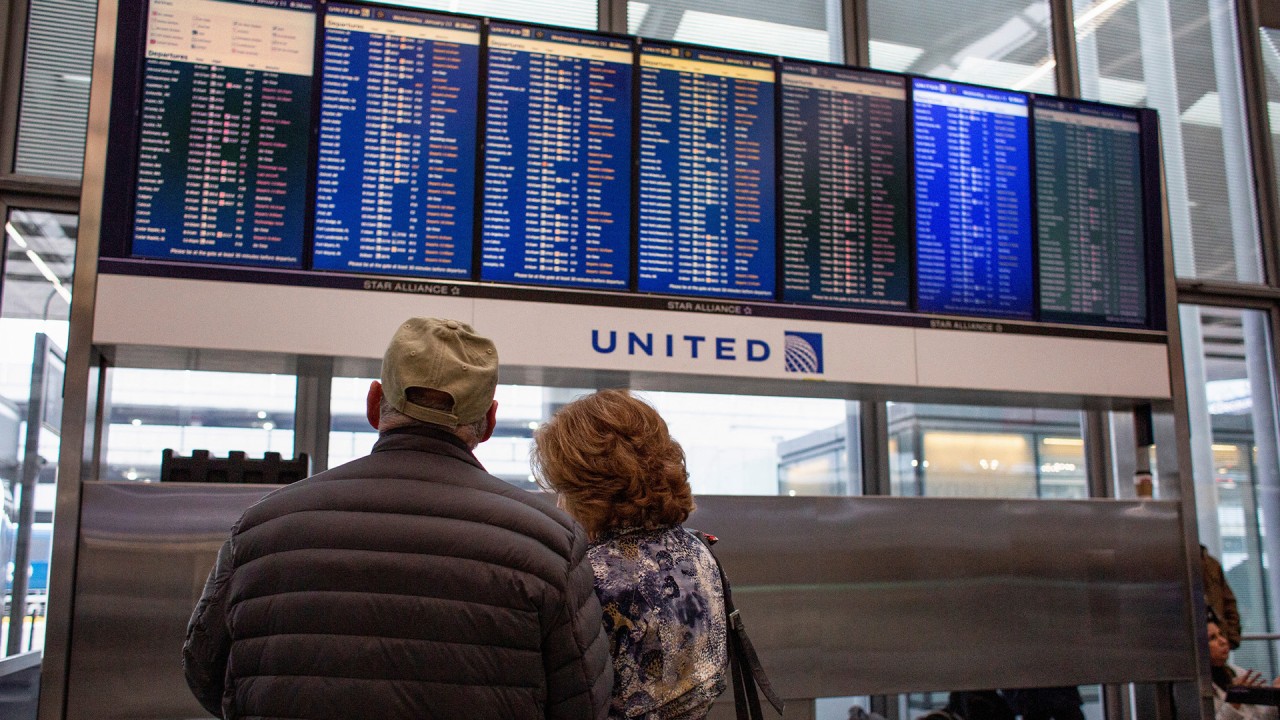 Thousands of US flights delayed or cancelled due to computer glitch ...