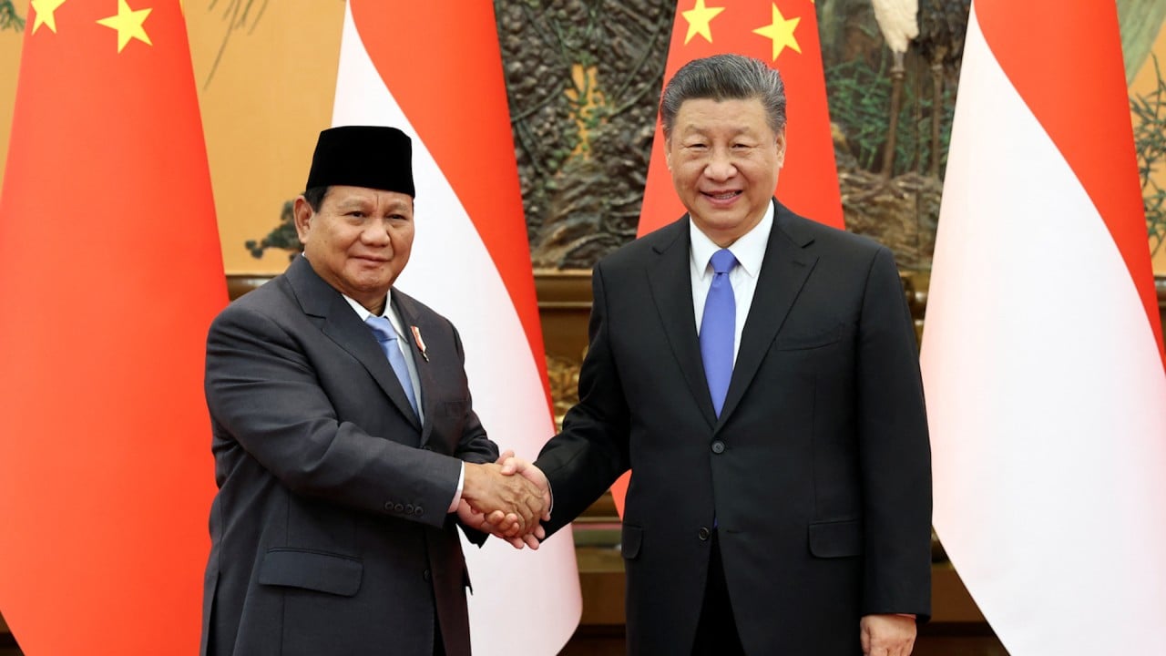 Prabowo de Indonesia registra un “gran golpe diplomático” con visitas a China y Japón en una señal de la futura dirección política