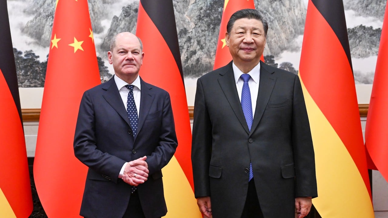 La visita del canciller alemán Schulz a China muestra divisiones en la Unión Europea sobre cómo tratar con Beijing en materia de comercio y Rusia.