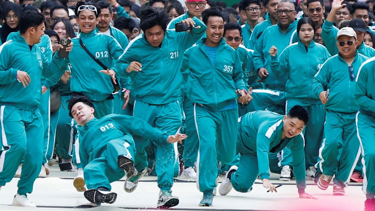 Squid Game fans compete in Jakarta race 