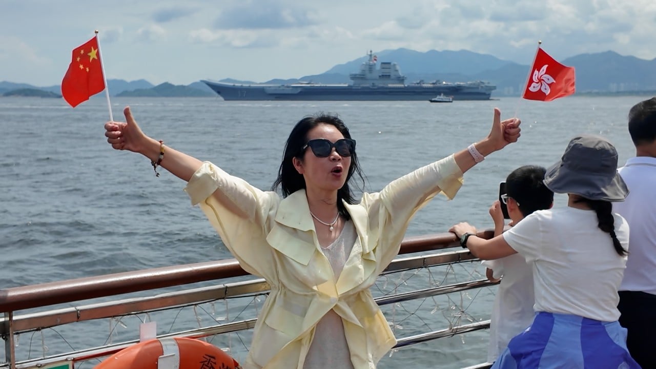 Chinese aircraft carrier Shandong visits Hong Kong