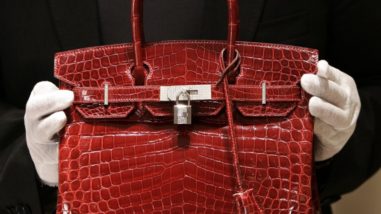 Hermes Birkin sold for record price of £162,500