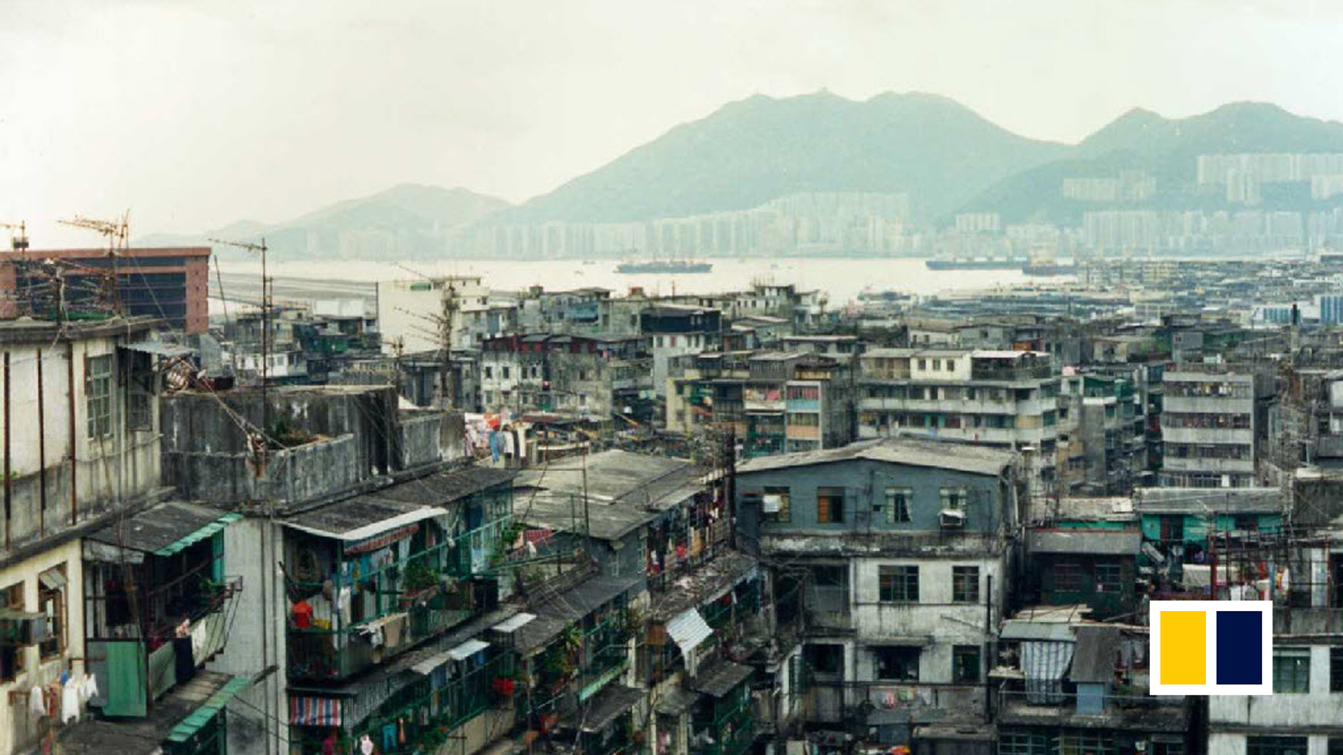 A rare look inside the Kowloon Walled City from 1990